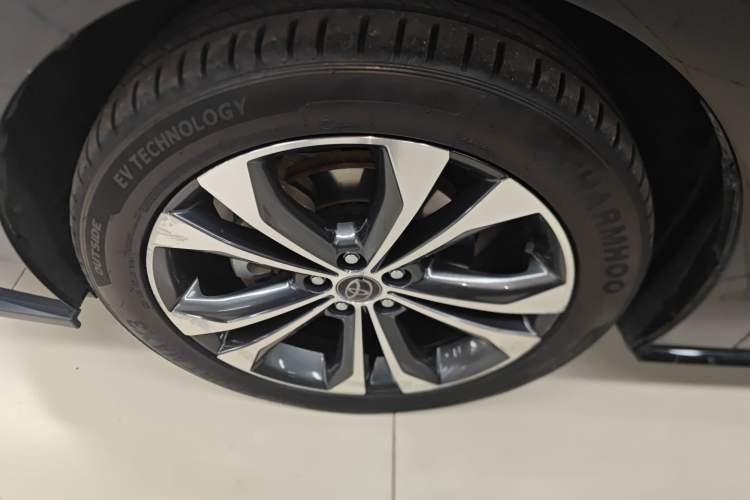 Used Toyota Granvia 2022 2.5L Hybrid Premium Edition