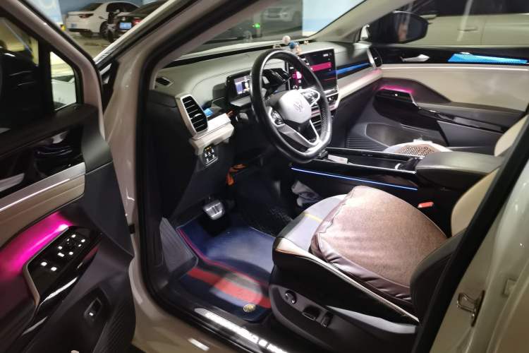 Used Volkswagen ID.6 CROZZ 2022 Long-Range Lite PRO Edition Driver Seat