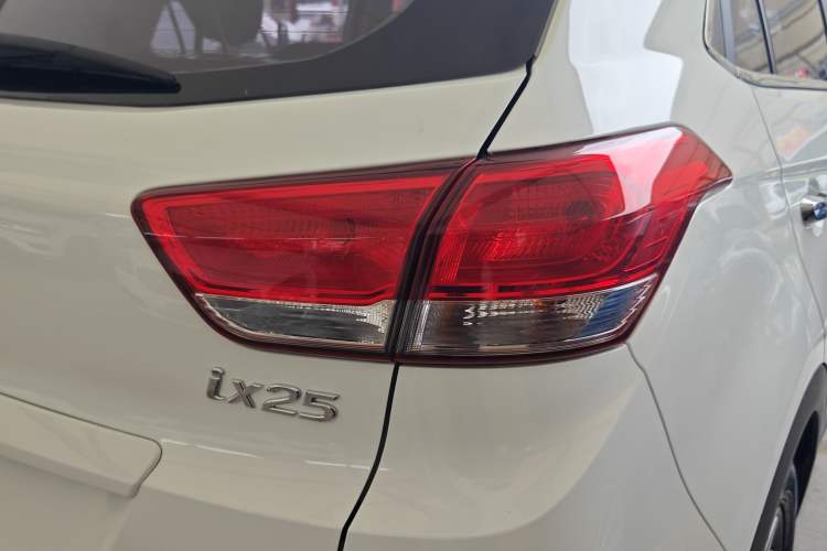 Used Hyundai ix25 2017 1.6L Automatic Smart Version
