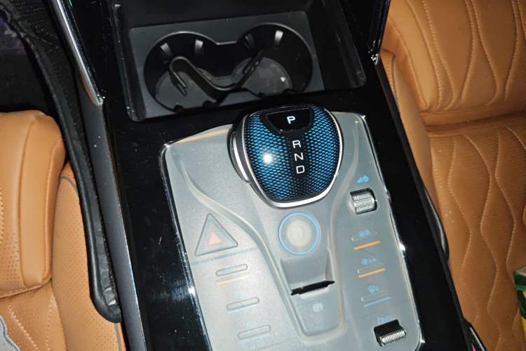 Used BYD Tang New Energy 2022 EV 635 km All-Wheel-Drive Flagship Model Gear Lever