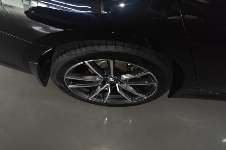 Used BMW 3 Series 2022 320Li M Sport Package Right Rear Wheel Hub