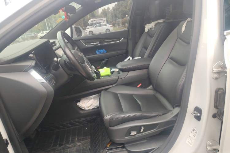 Used Cadillac XT5 2018 28E Four-Wheel Drive Tech Version