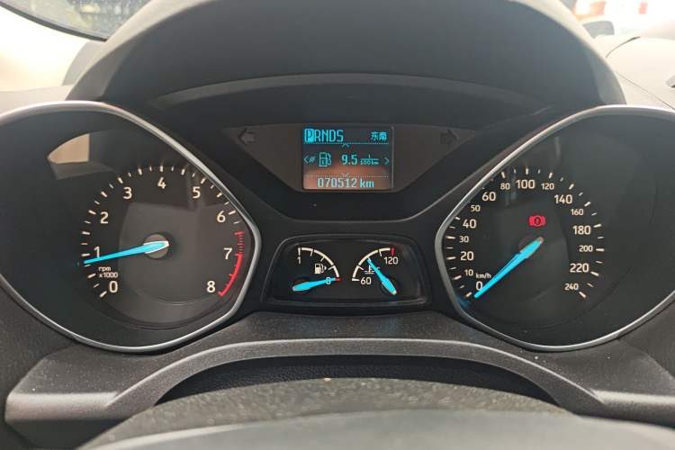 Used Ford Kuga 2017 EcoBoost 180 Two-Wheel-Drive Platinum Edition
