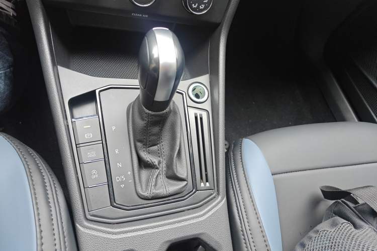 Used Volkswagen Lavida 2024 1.5L Automatic DeYi Edition Gear Lever