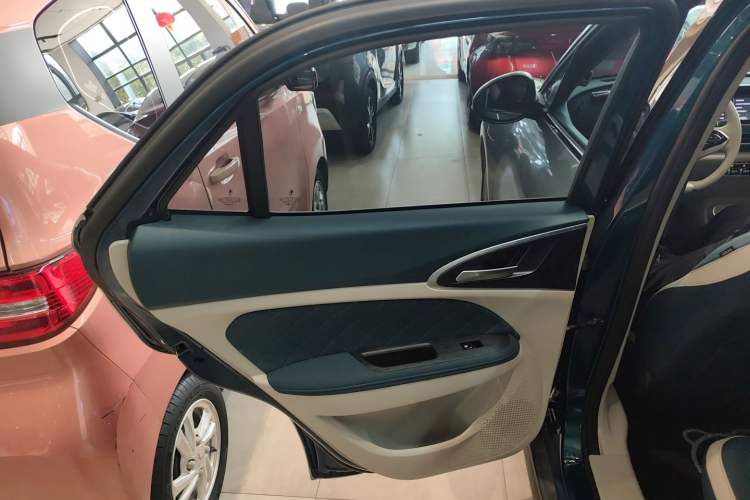 Used ORA Good Cat 2023 401 km Standard Range Premium Version Lithium Iron Phosphate
