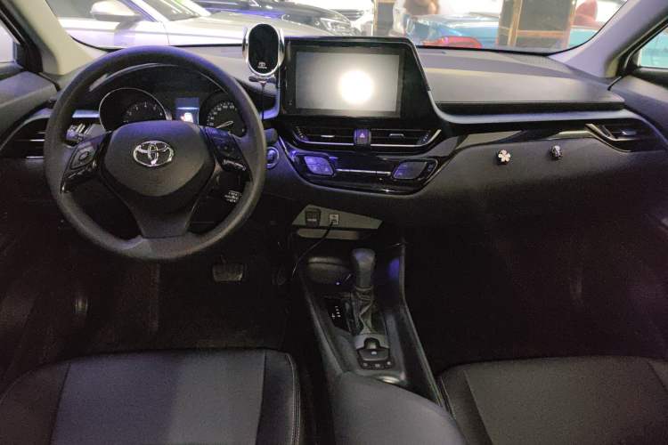 Used Toyota IZOA 2022 2.0L Yixing Version