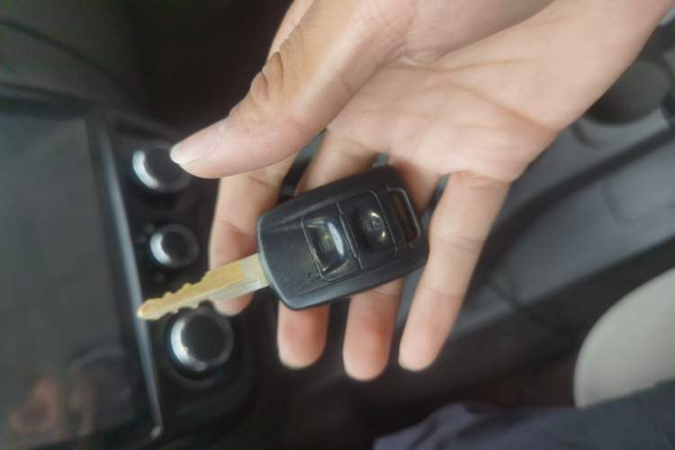 Used Wuling Rongguang V 2016 1.5L Standard Version
