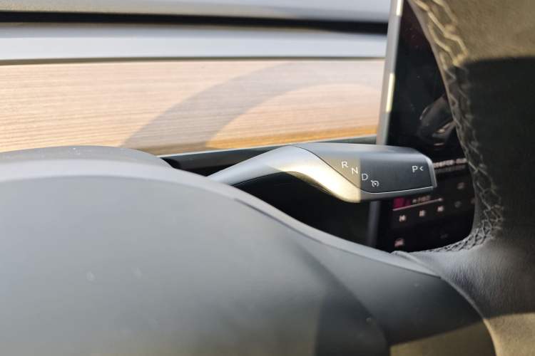 Used Tesla Model Y 2021 Long-Range All-Wheel-Drive Version 3D7