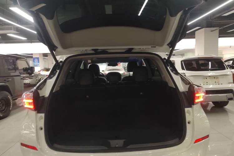 Used Nissan Murano 2021 2.5L XL Two-Wheel Drive Smart Connect Luxury Edition Trunk