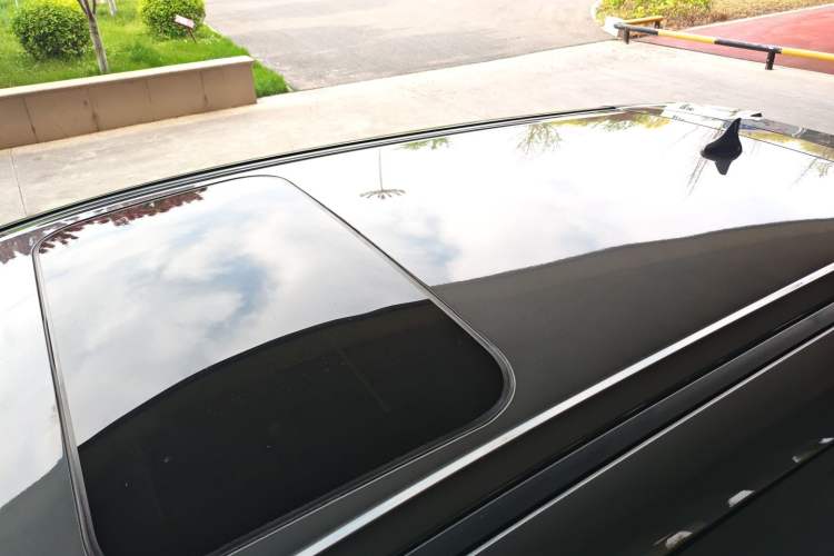 Used CHANGAN OSHAN X5 2021 1.6L CVT Luxury Model Roof