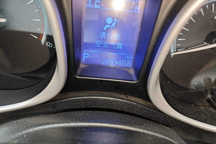 Used GAC Trumpchi GS5 Super 2015 2.0L Automatic Two-Wheel Drive Elite Edition Odometer Close Up