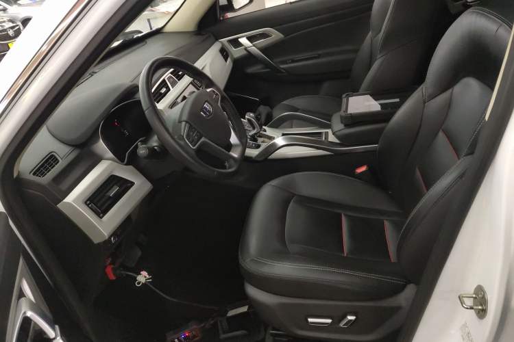 Used Geely Auto Emgrand X7 Sport 2020 1.8TD DCT Two-Wheel Drive Smart Connect 4G-Enabled Version
