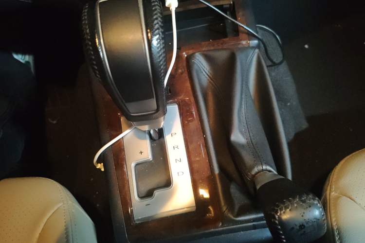 Used Mitsubishi Pajero Sport 2013 3.0L Automatic 4x4 Flagship Edition Gear Lever