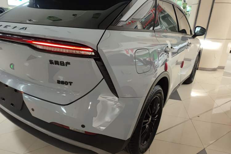 Used Venucia V 2021 260T Idol Edition
