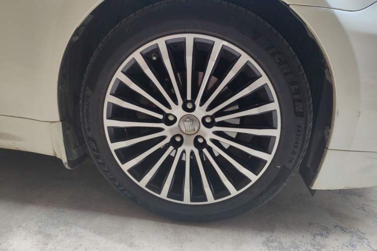 Used Toyota Crown 2015 2.0T Fashion Edition Right Front Wheel Hub