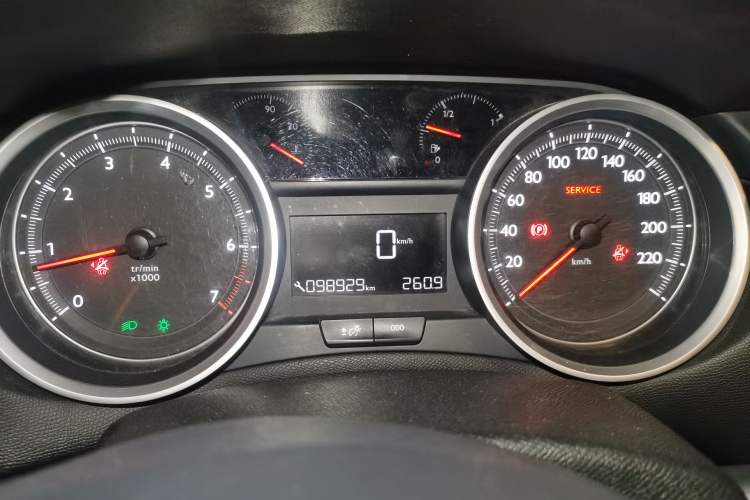 Used Peugeot 408 2014 1.8L Manual Leading Edition
