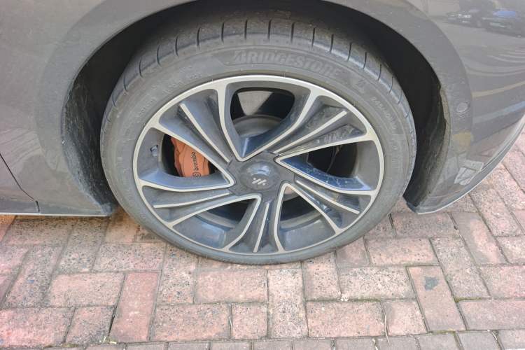 Used IM L7 2022 Angel Wheel Edition Right Front Wheel Hub