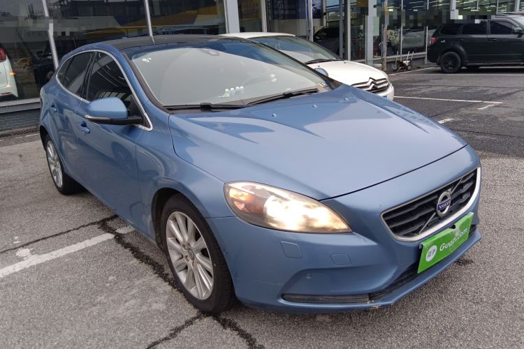 Used Volvo V40 2016 T4 Smart Luxury Edition