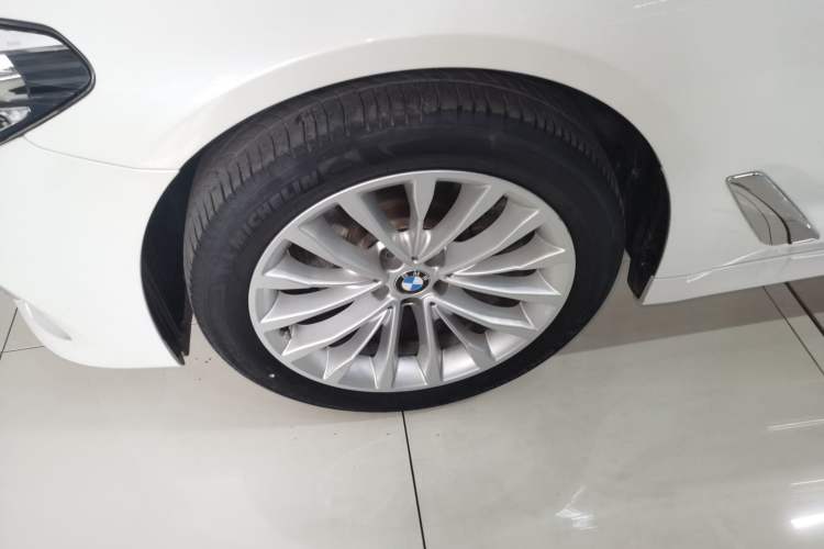 Used BMW 5 Series 2019 525Li Luxury Package
