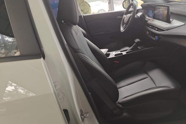 Used Buick Velite 6 2023 430km Range Commuter Version Right Front Seat