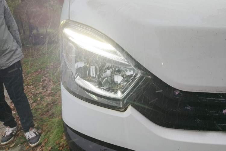 Used Iveco Eurocargo 2021 2.0T Manual Super-Rui Short Wheelbase Low-Roof Side-Hinged Door F1A Right Front Headlight