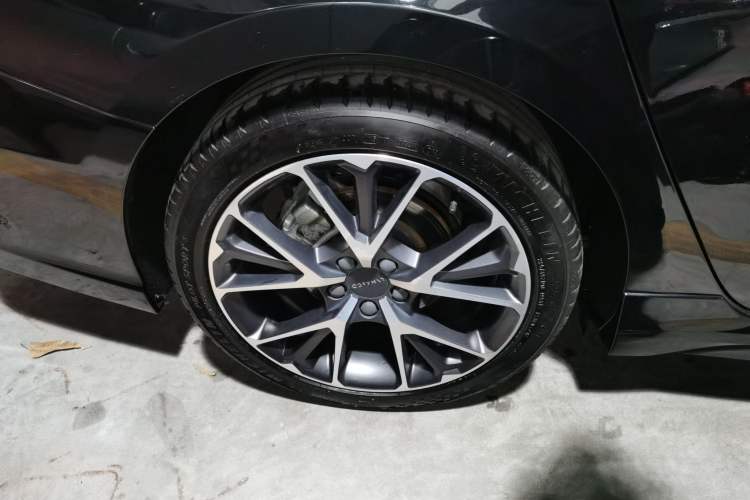 Used Lynk & Co 03 2022 2.0TD DCT JingPro Right Rear Wheel Hub