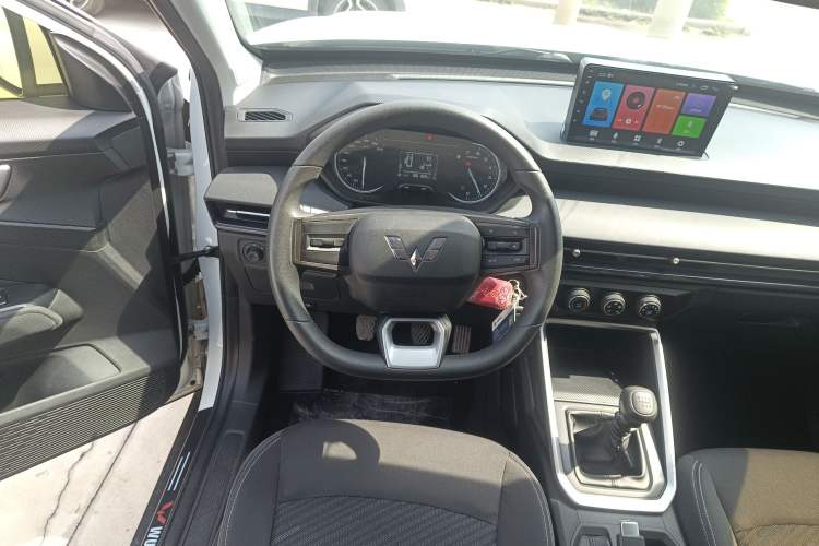 Used Wuling Alvez 2022 1.5L Manual Free-Style Model