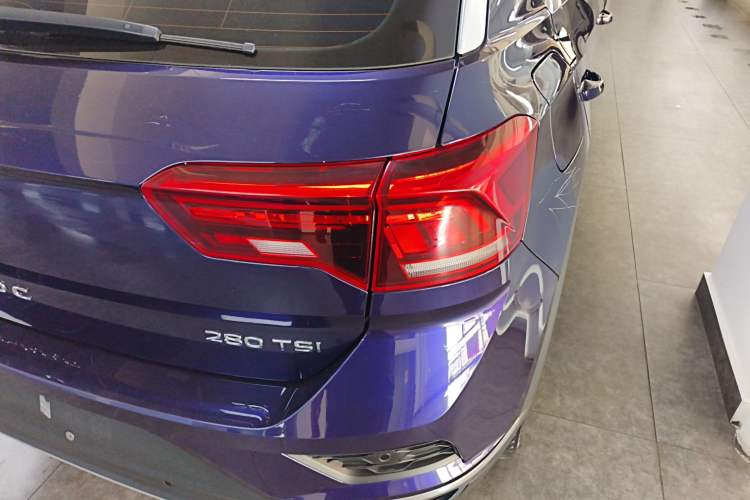 Used Volkswagen T-ROC 2021 280TSI DSG Two-Wheel Drive Comfort Connect Edition