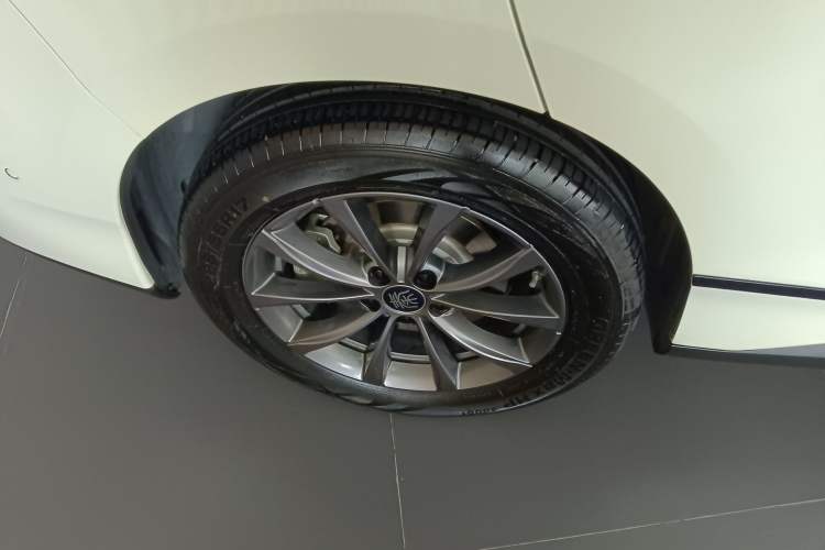 Used BYD Qin L 2025 EV 545KM Beyond Version Right Rear Wheel Hub