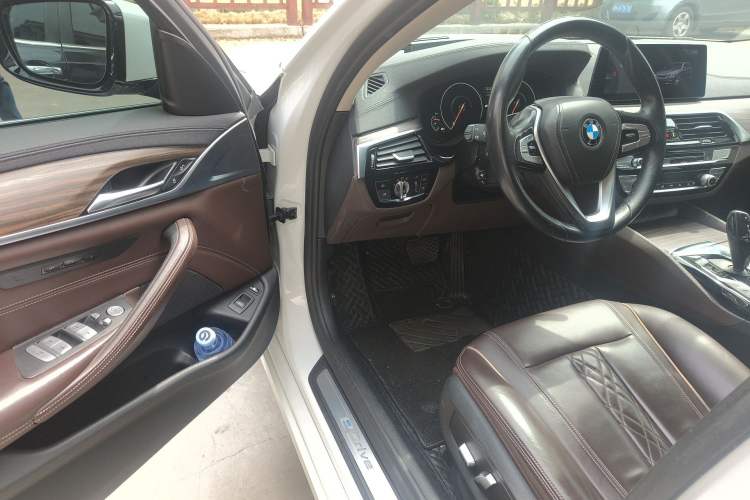 Used BMW 5 Series New Energy 2019 530Le Luxury Package Driver Seat
