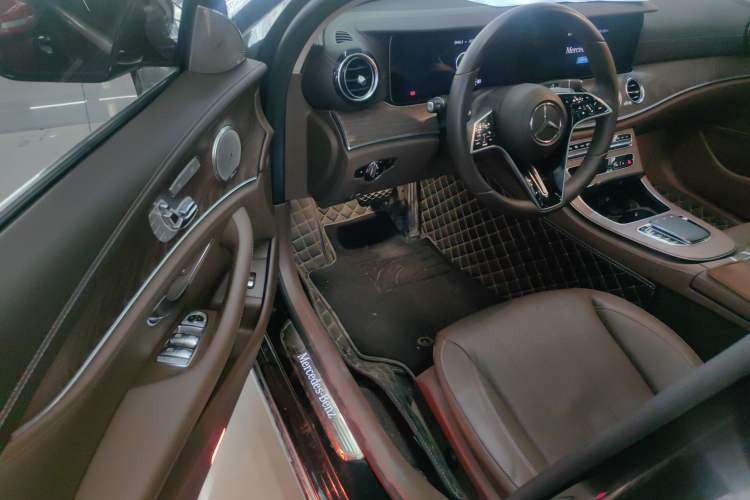 Used Mercedes-Benz E-Class 2023 Updated E 300 L Fashion Edition
