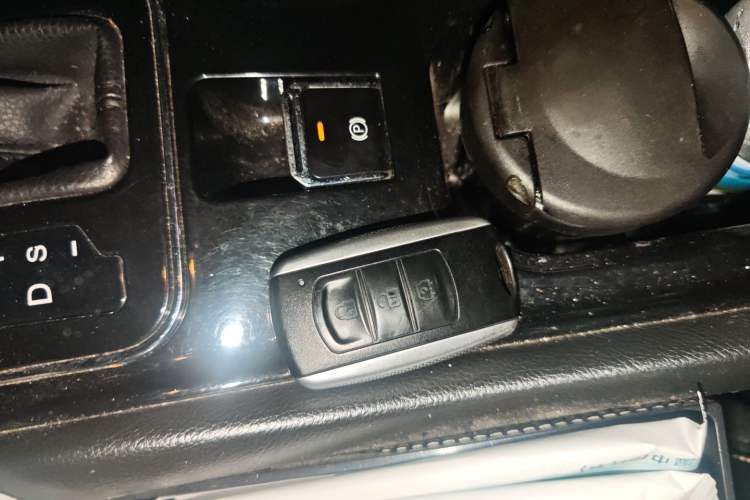 Used Dongfeng Fengon 580 2017 1.5T CVT Luxury Model Interior 1