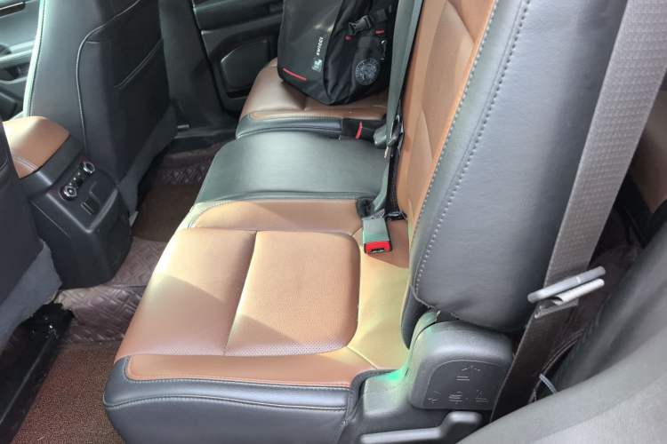 Used Ford Explorer 2013 3.5L Deluxe Model Left Rear Seat