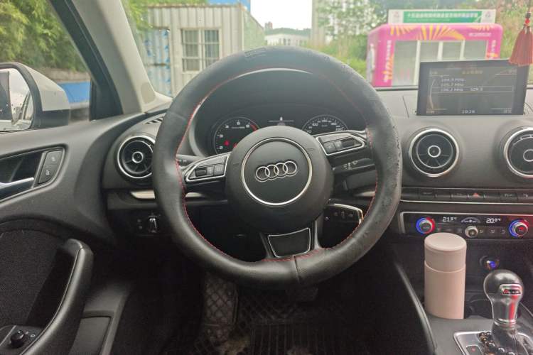 Used Audi A3 2015 Limousine 35 TFSI Millionth Anniversary Comfort Model Steering Wheel