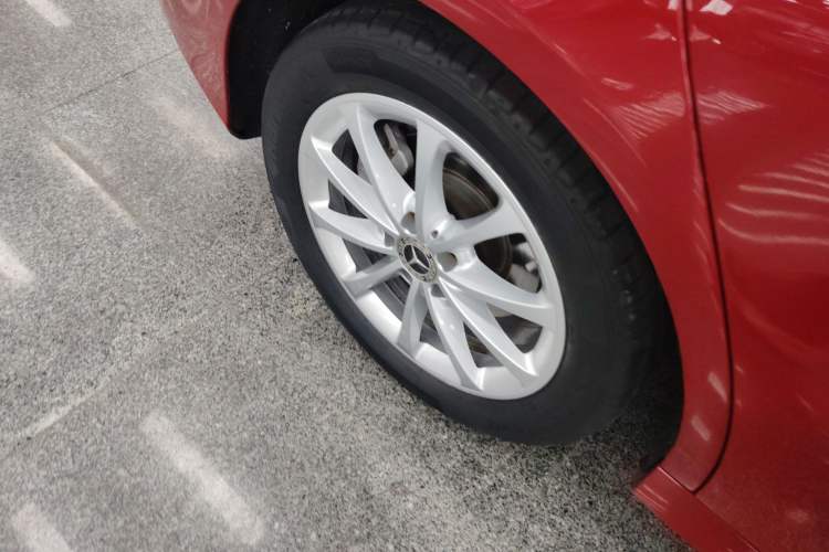 Used Mercedes-Benz A-Class 2022 Restyled A 200 L Sport Sedan Fashion Version Right Rear Wheel Hub