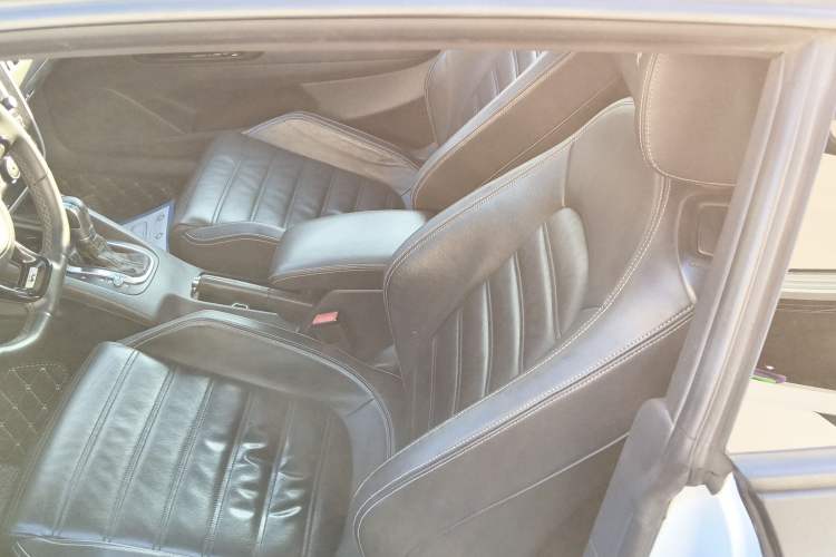 Used Volkswagen Scirocco 2015 R 2.0TSI
