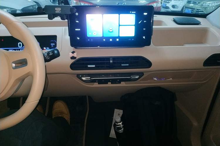 Used Geely Galaxy Panda 2024 Panda Mini 200km Endurance Bear