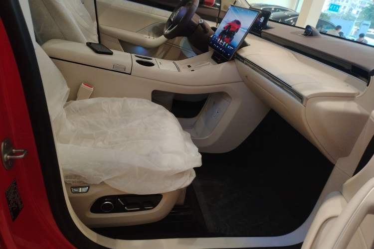 Used Hima Luxeed R7 2026 Model Pure Electric Max+ Right Front Seat