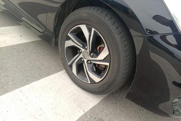 Used Honda Accord 2016 2.0L Comfort Edition Right Front Wheel Hub