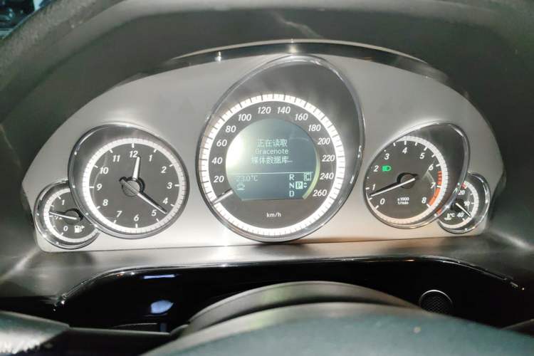 Used Mercedes-Benz E-Class 2010 E 300 L Fashion Model