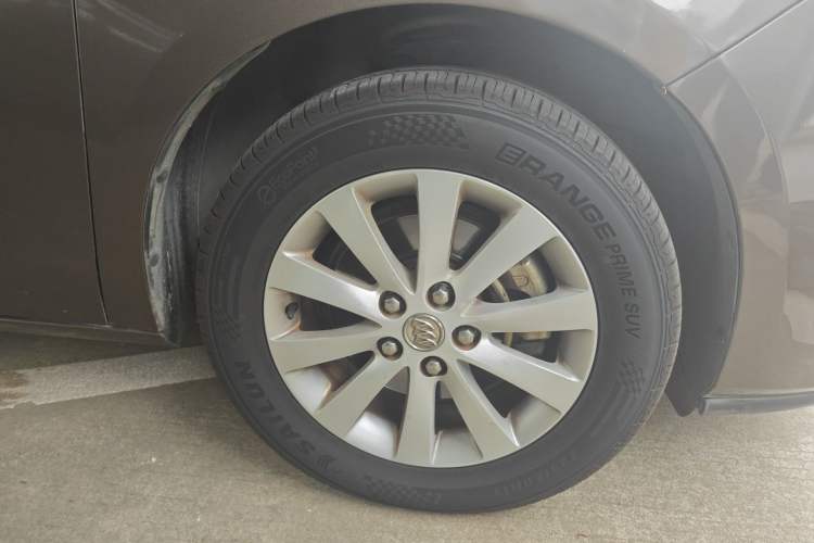 Used Buick GL8 2015 2.4L Luxury Business Premium Edition Right Front Wheel Hub