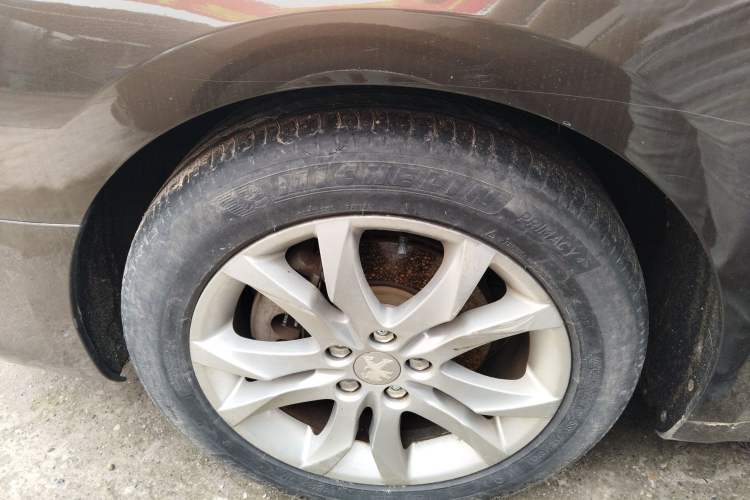 Used Peugeot 508 2015 1.6THP Automatic Prestige Edition Left Front Wheel Hub