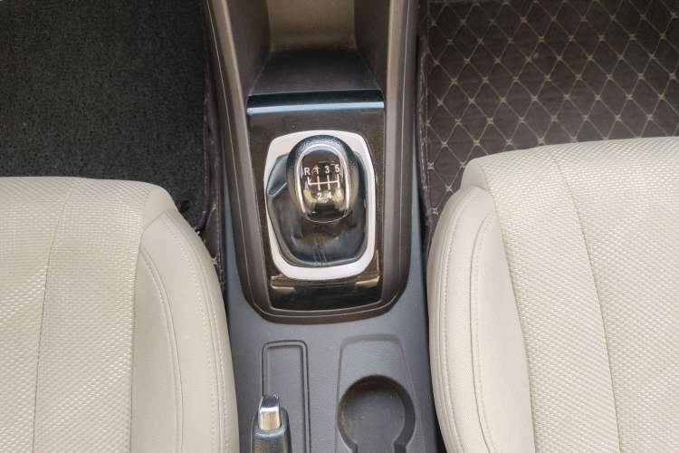 Used Baojun 310W 2017 1.5L Manual Comfort Version China V