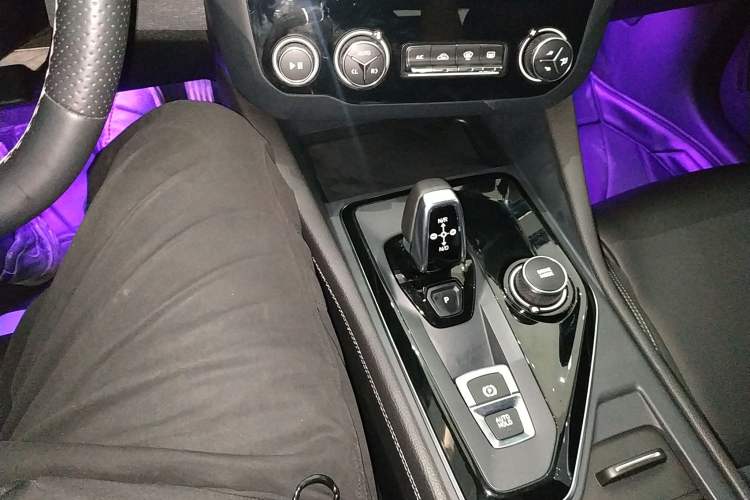 Used Lynk & Co 03 2021 1.5TD DCT JingPlus Gear Lever