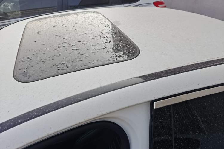 Used Mercedes-Benz E-Class 2016 E 300 L Sporty and Stylish Model
