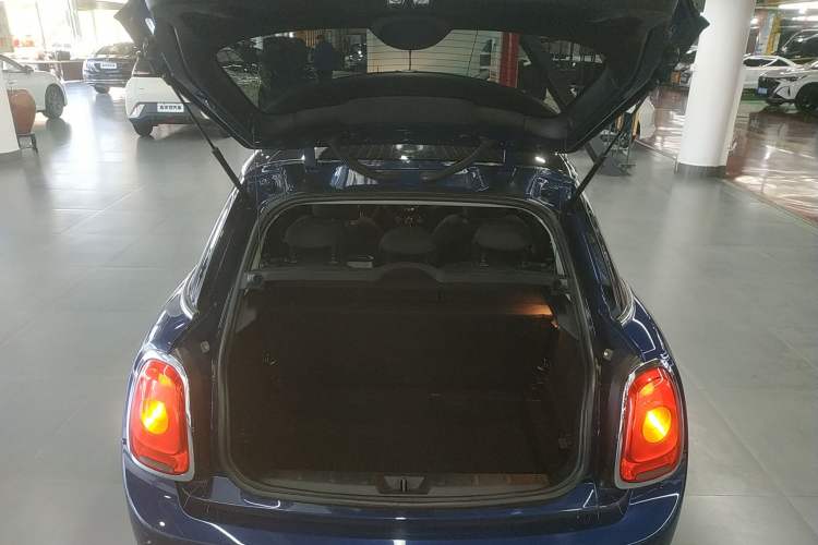 Used MINI MINI 2016 1.5T COOPER Five-Door Edition