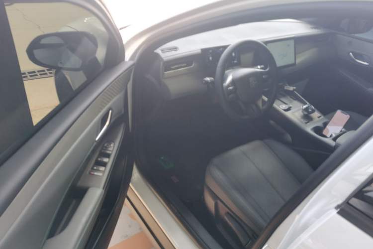 Used BYD Qin PLUS 2025 DM-i Smart Drive 55KM Leading Model Driver Seat