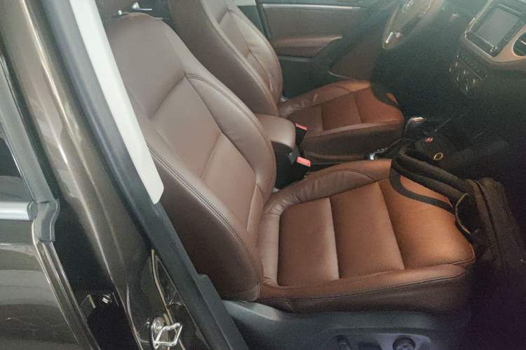 Used Volkswagen Tiguan L 2015 2.0 TSI Automatic All-Wheel Drive Luxury Edition