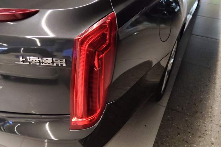 Used Cadillac XTS 2013 28T Luxury Model
