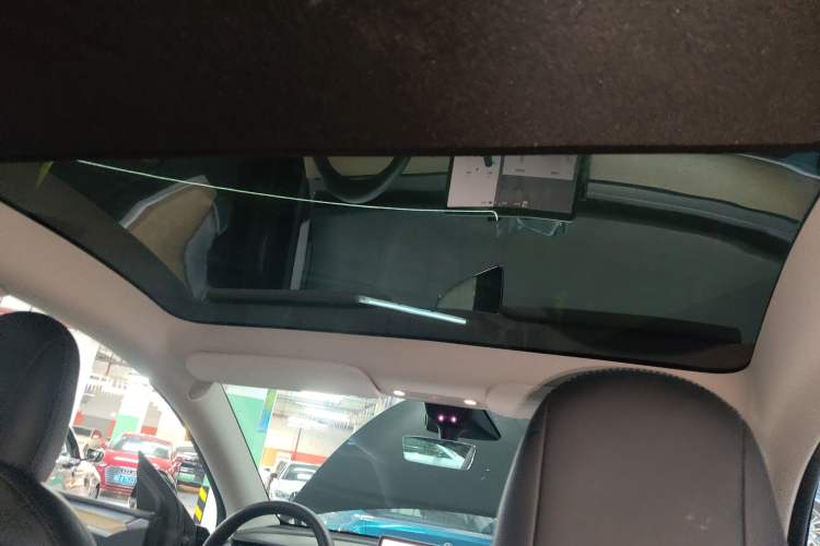 Used Tesla Model Y 2022 Rear-Wheel-Drive Version Headliner